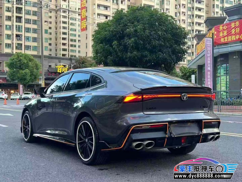 24年长安长安UNI轿车抵押车出售