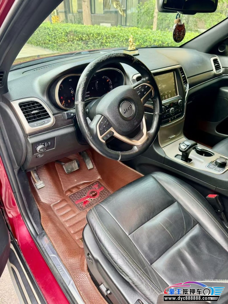 15年Jeep大切诺基轿车抵押车出售