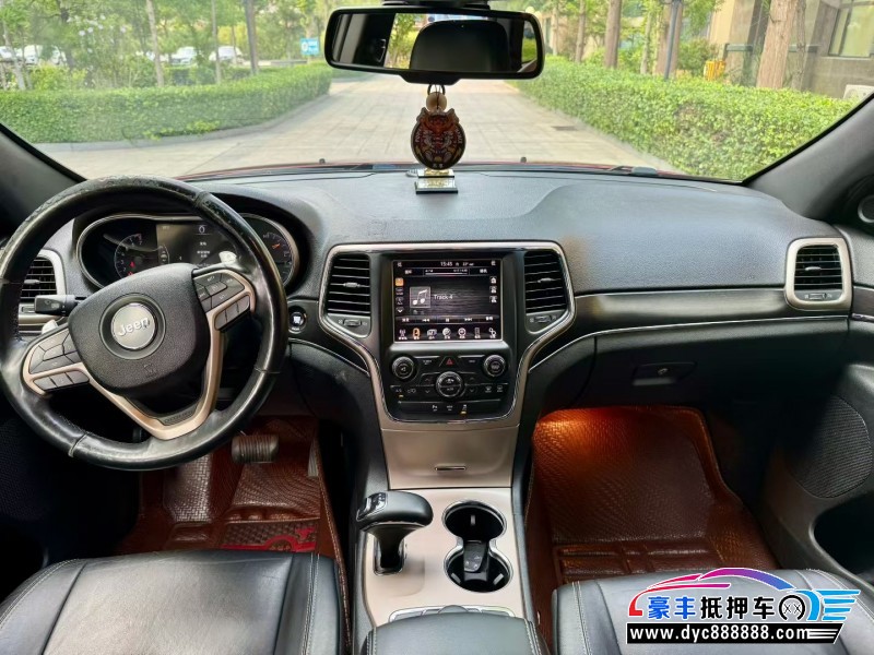 15年Jeep大切诺基轿车抵押车出售