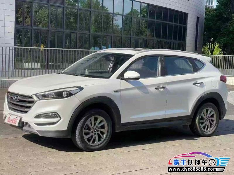 17年现代途胜轿车抵押车出售