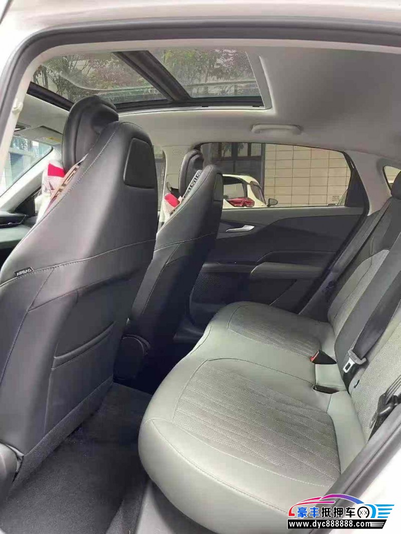 23年长安逸达轿车抵押车出售