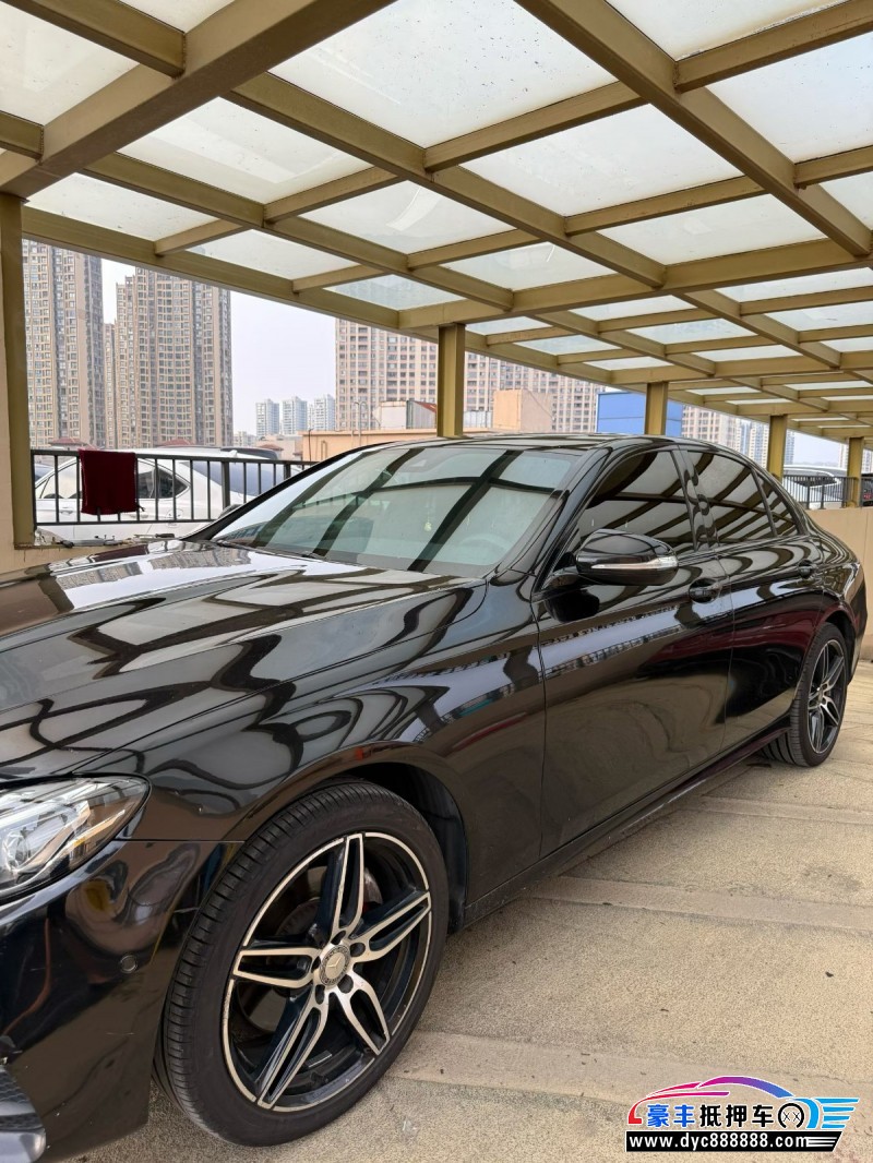 17年奔驰E轿车抵押车出售