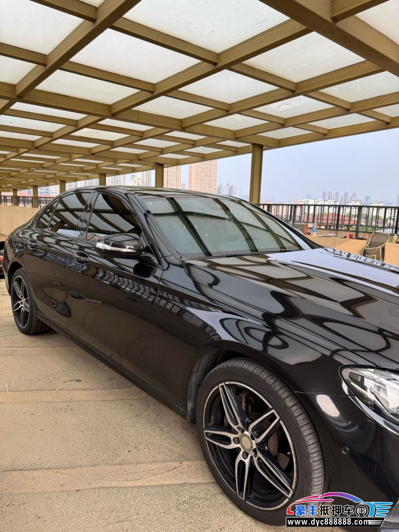 17年奔驰E轿车抵押车出售