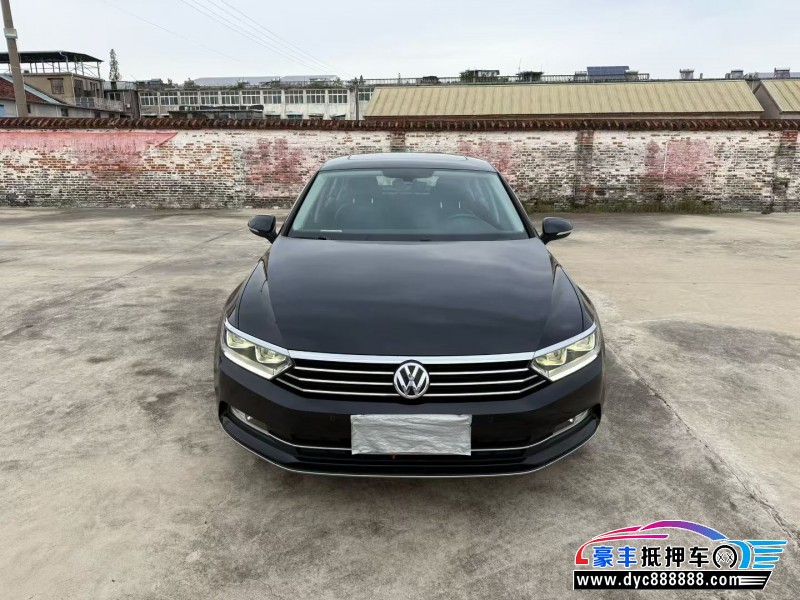 17年大众迈腾轿车抵押车出售