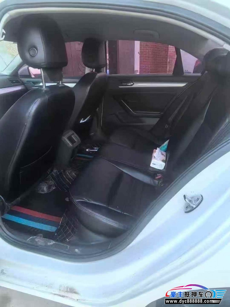 16年大众凌渡轿车抵押车出售