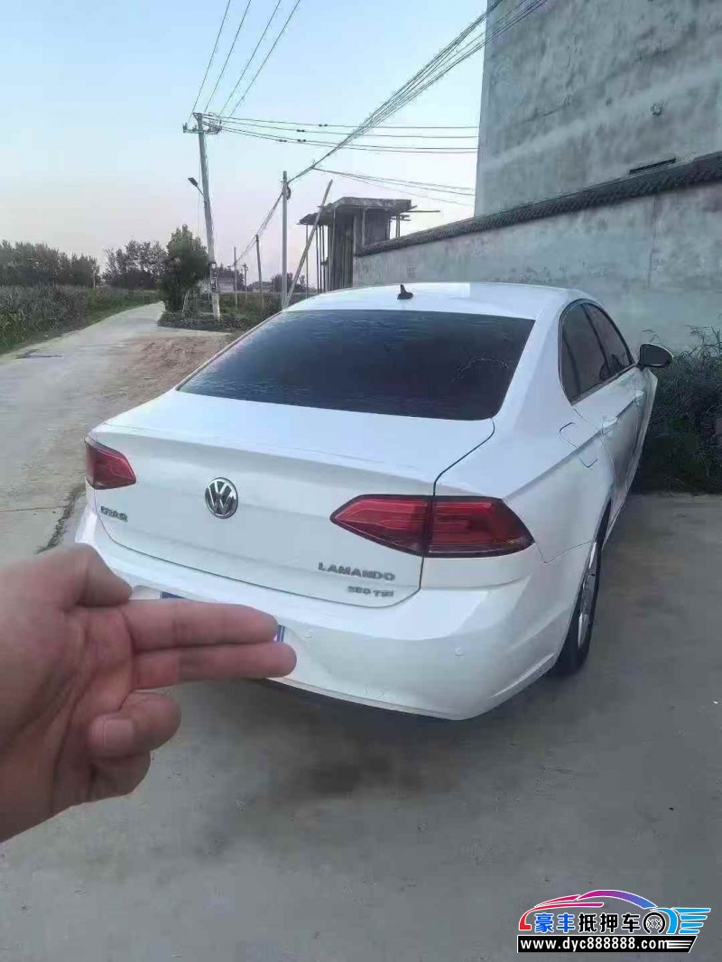 16年大众凌渡轿车抵押车出售