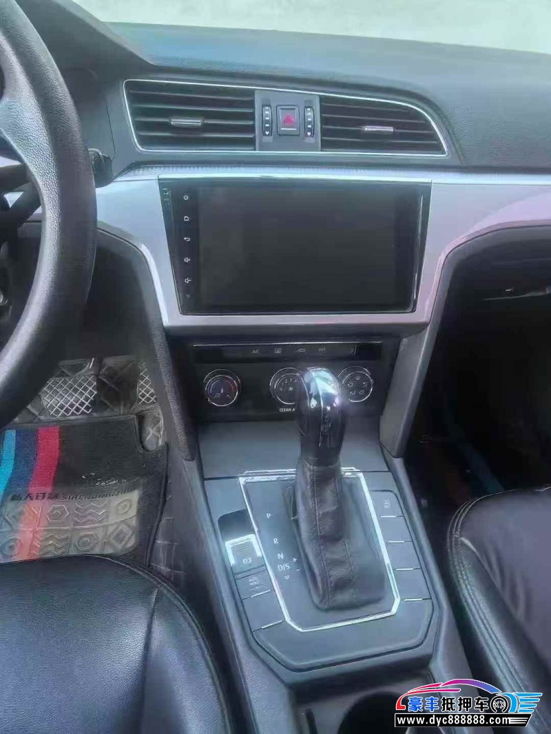 16年大众凌渡轿车抵押车出售