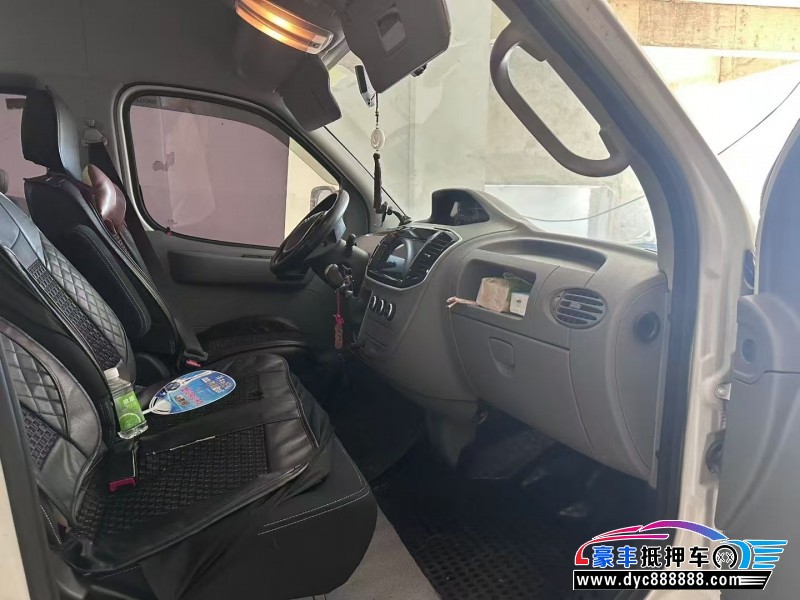 21年上汽大通V80轿车抵押车出售