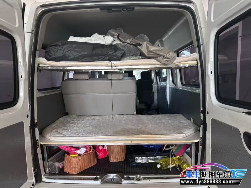 21年上汽大通V80轿车抵押车出售