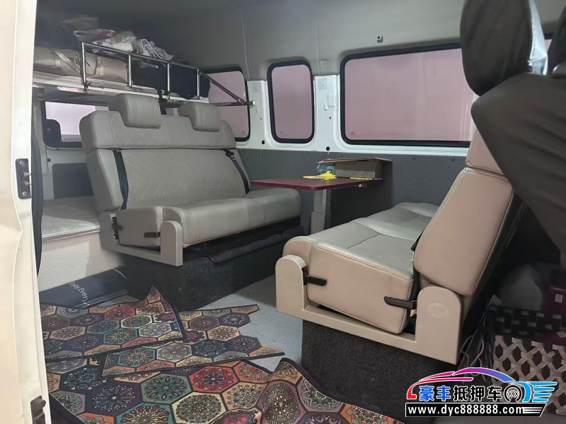 21年上汽大通V80轿车抵押车出售