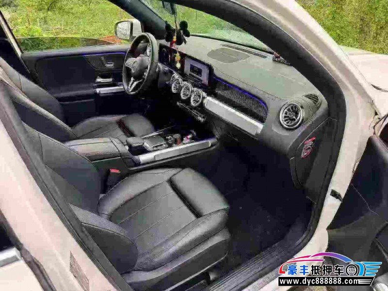 22年奔驰GLB轿车抵押车出售