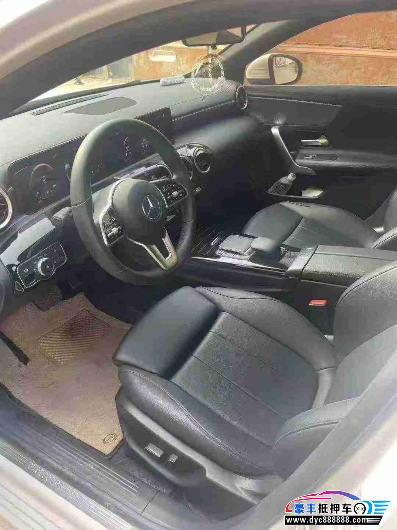 23年奔驰A轿车抵押车出售