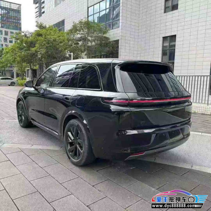 24年理想L8轿车抵押车出售