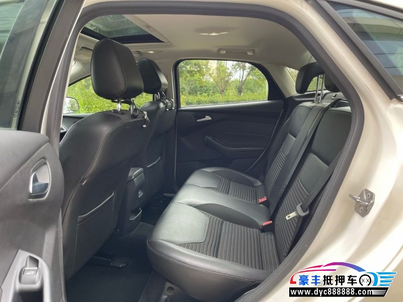 17年福特福克斯轿车抵押车出售