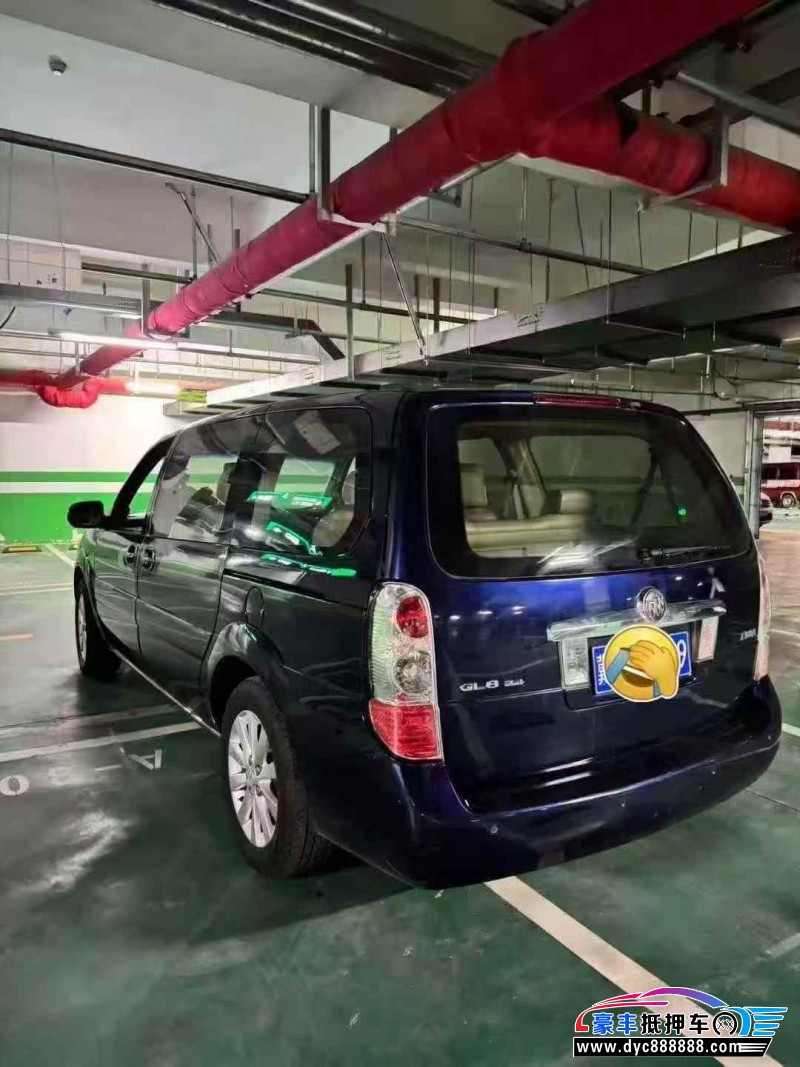 13年别克GL8轿车抵押车出售