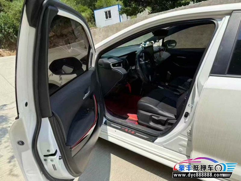 22年丰田雷凌轿车抵押车出售