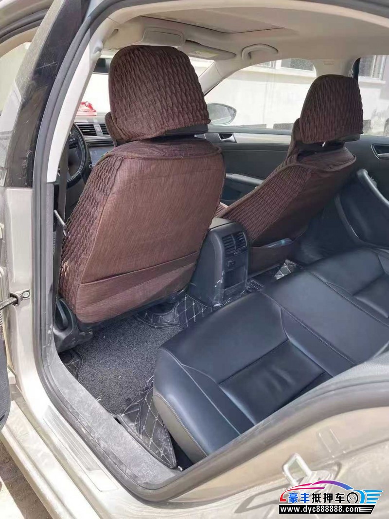 15年大众速腾轿车抵押车出售