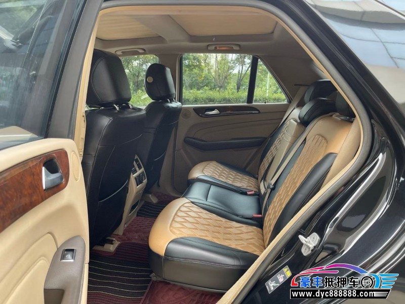 12年奔驰ML轿车抵押车出售