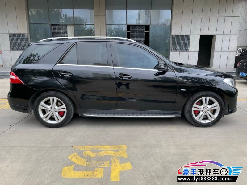 12年奔驰ML轿车抵押车出售