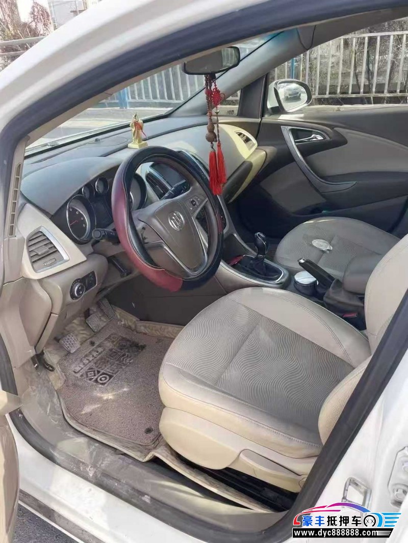 14年别克英朗轿车抵押车出售