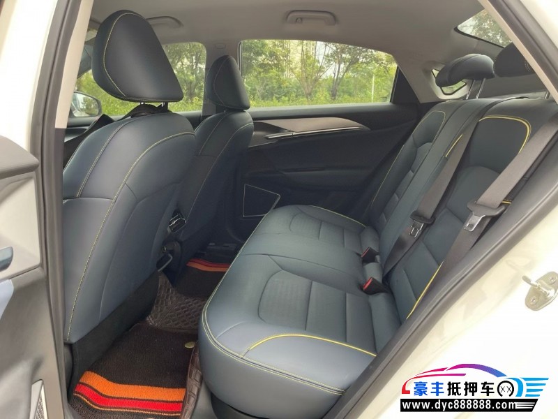 24年吉利几何轿车抵押车出售