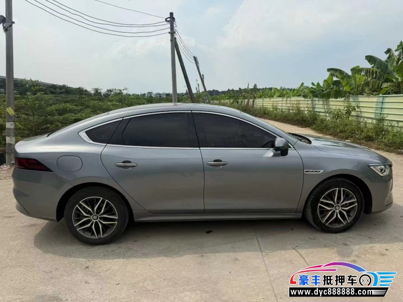 22年比亚迪秦轿车抵押车出售