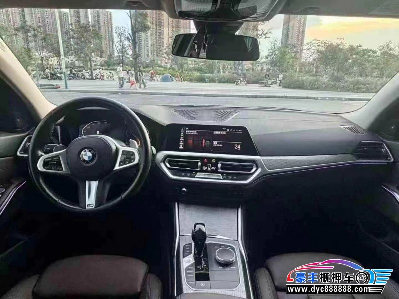 20年宝马3系轿车抵押车出售