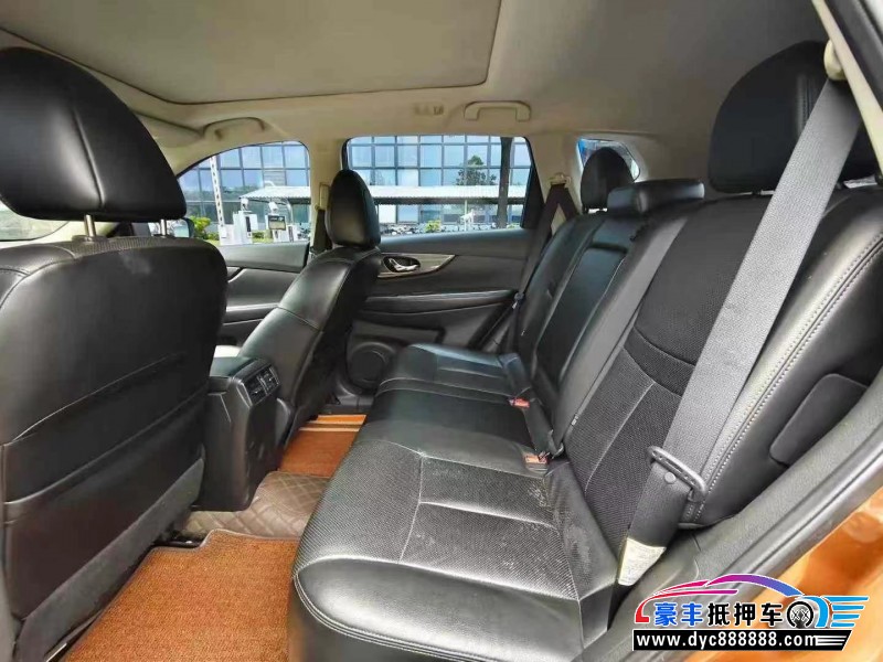 14年日产奇骏轿车抵押车出售