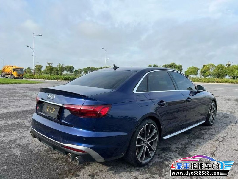 22年奥迪S4轿车抵押车出售