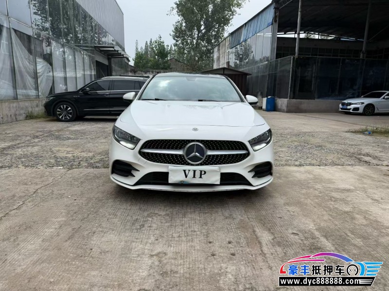 20年奔驰A轿车抵押车出售