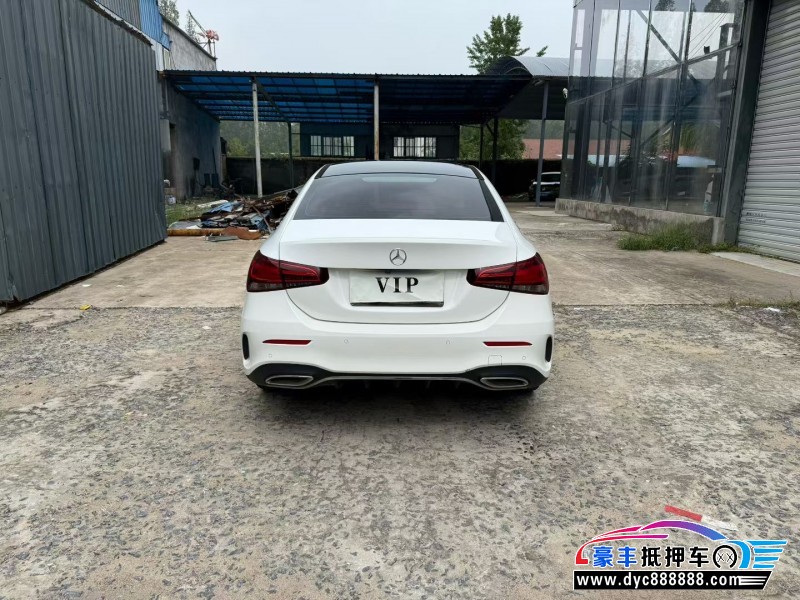 20年奔驰A轿车抵押车出售