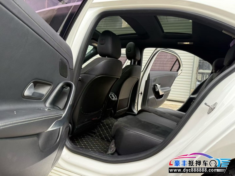 20年奔驰A轿车抵押车出售