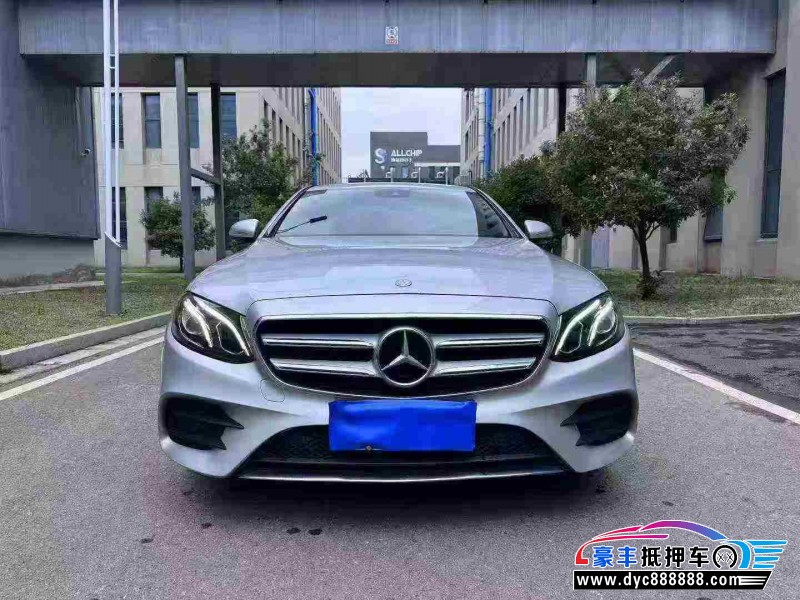 17年奔驰E轿车抵押车出售