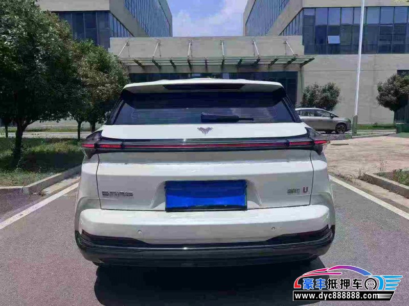 23年哪吒U轿车抵押车出售