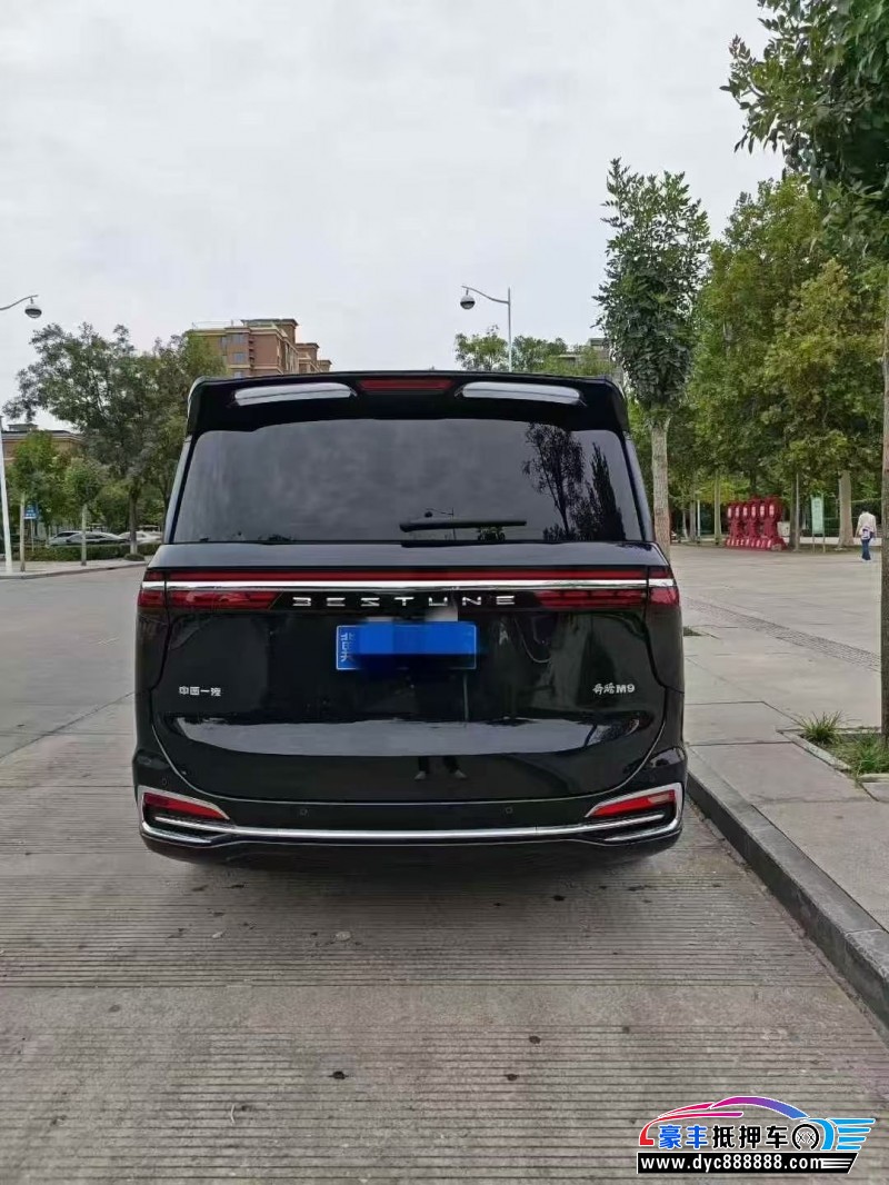 24年奔腾M9轿车抵押车出售