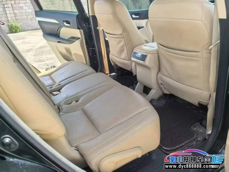 19年丰田汉兰达轿车抵押车出售