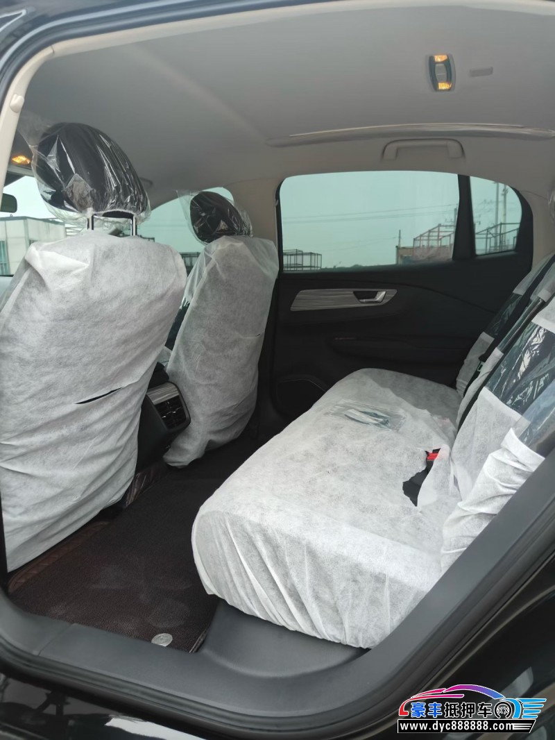 25年红旗EQM5轿车抵押车出售