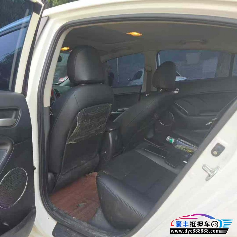 16年起亚K3轿车抵押车出售