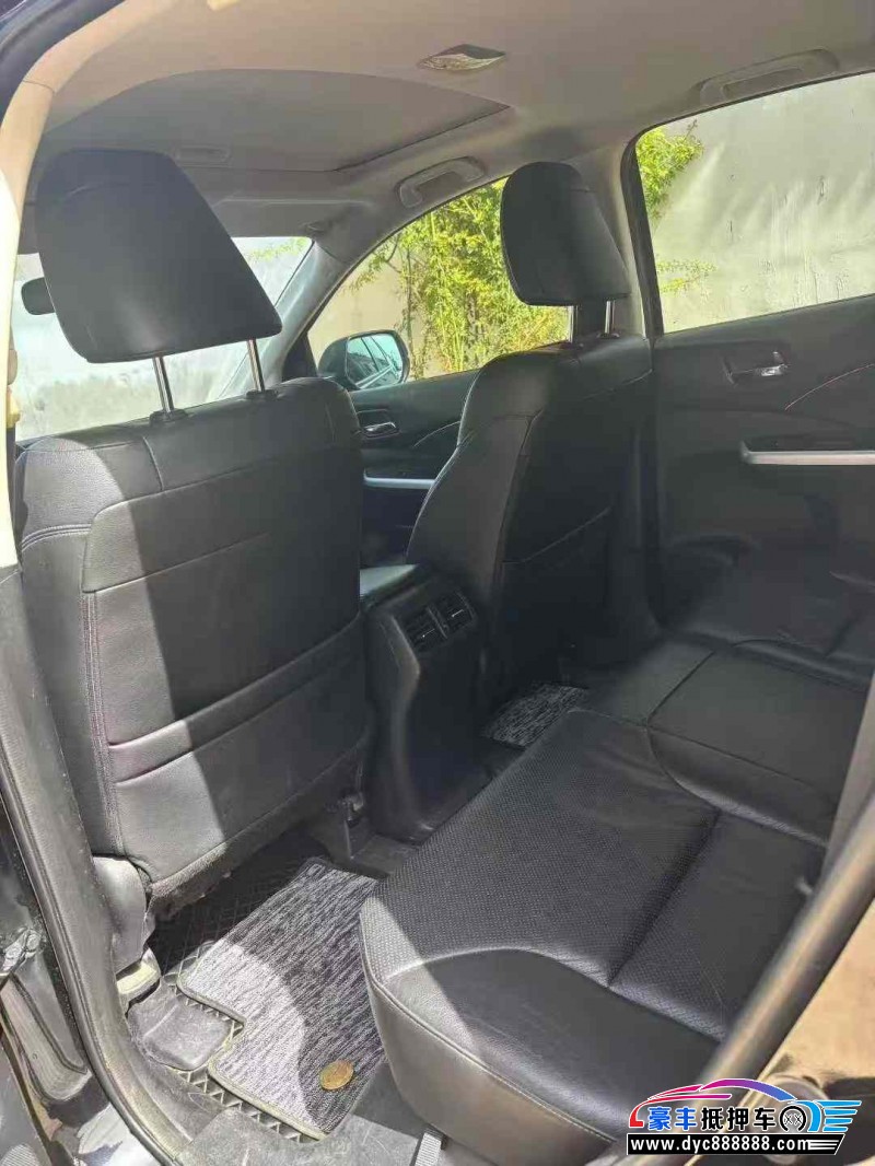 16年本田CR-V轿车抵押车出售