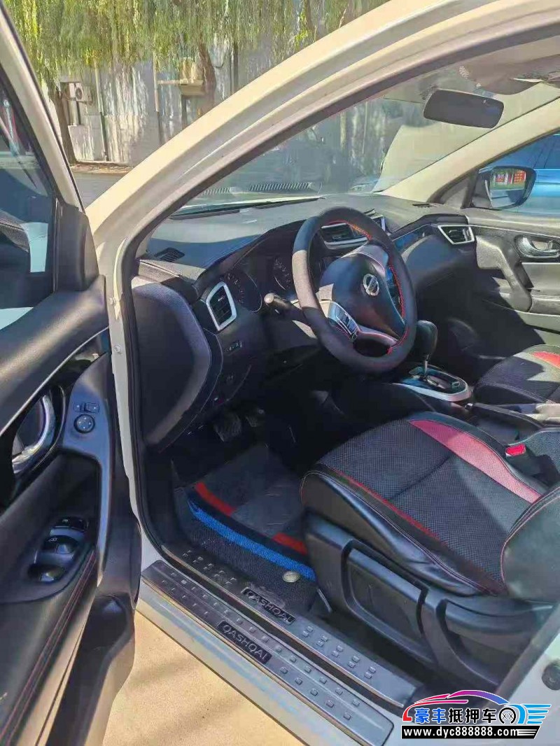 16年日产逍客轿车抵押车出售