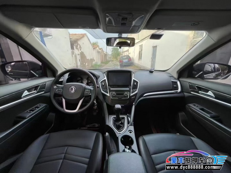 17年东风风神AX7轿车抵押车出售