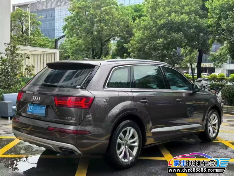 16年奥迪Q7轿车抵押车出售