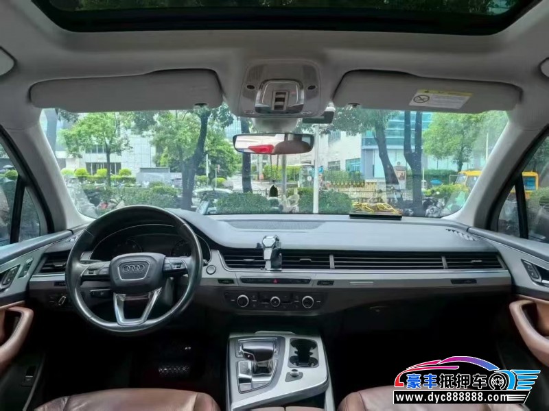 16年奥迪Q7轿车抵押车出售