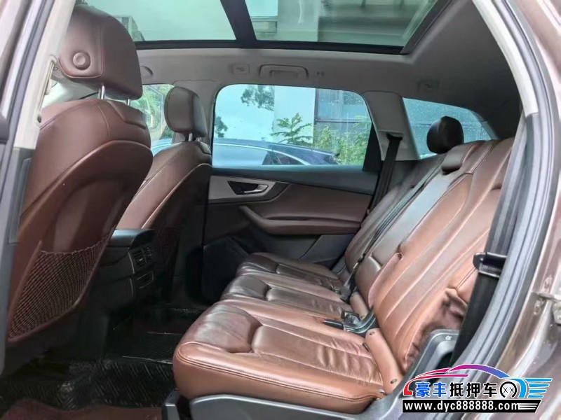 16年奥迪Q7轿车抵押车出售