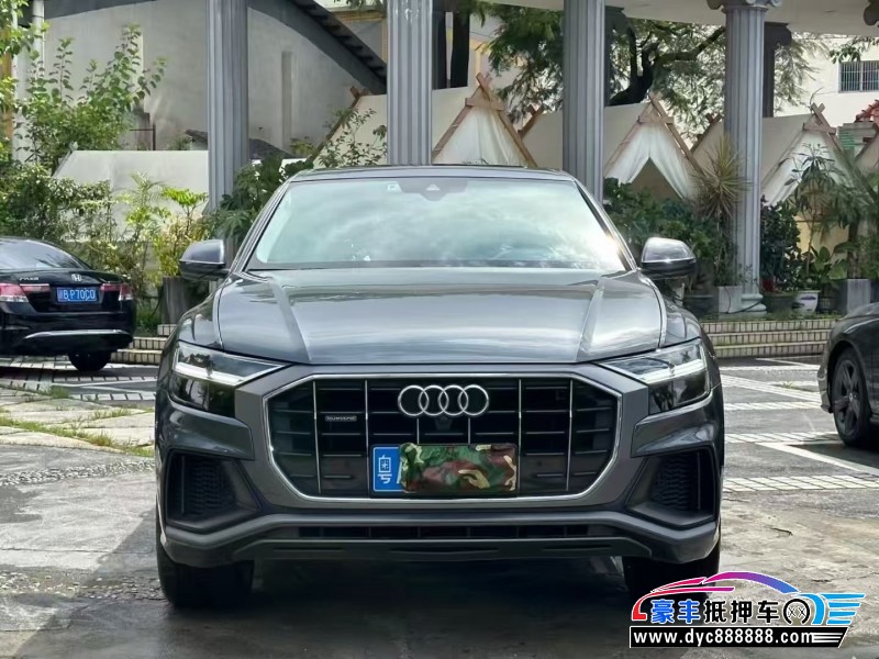 21年奥迪Q8轿车抵押车出售
