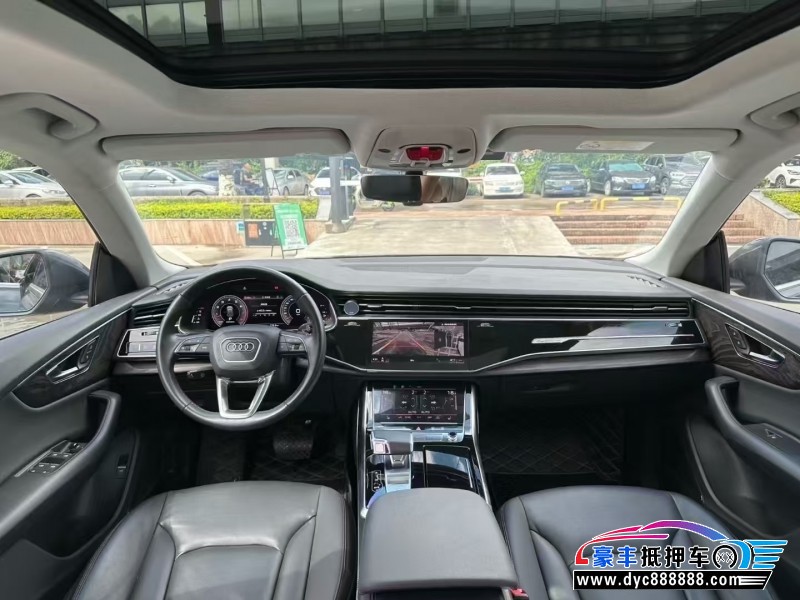 21年奥迪Q8轿车抵押车出售