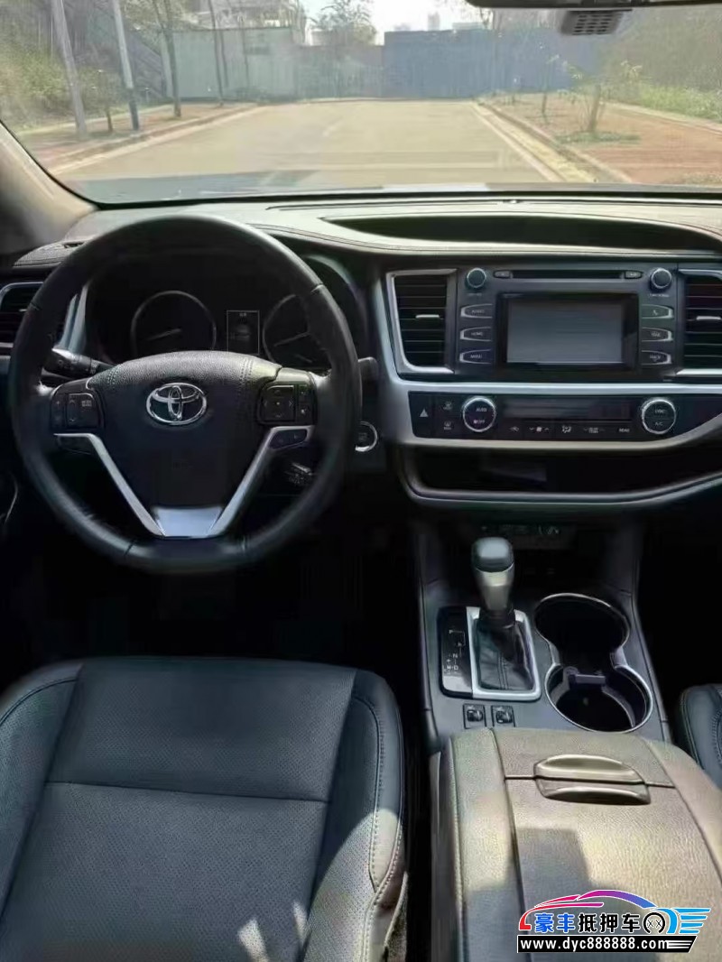 20年丰田汉兰达轿车抵押车出售