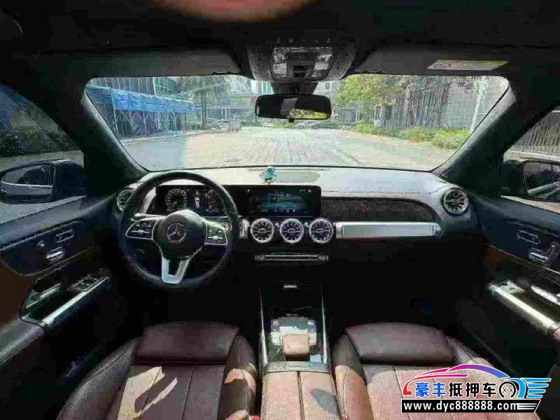 22年奔驰GLB轿车抵押车出售