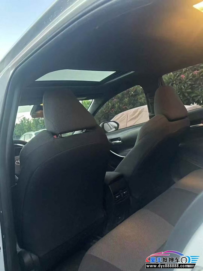 22年丰田雷凌轿车抵押车出售