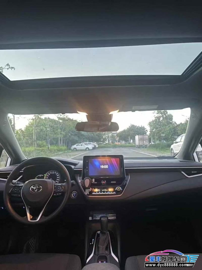 22年丰田雷凌轿车抵押车出售